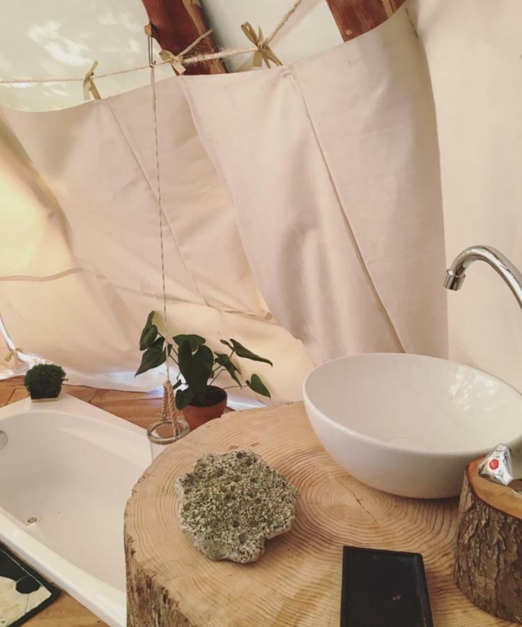 Tipi Lodge Dans La Foret 米尼赞海滩 外观 照片